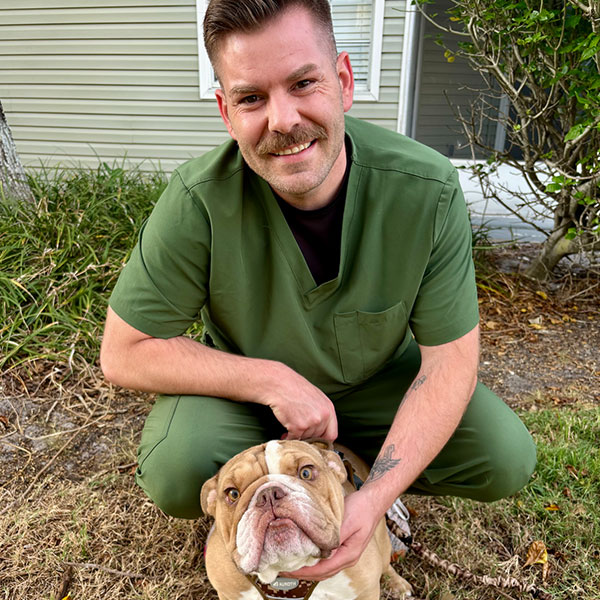 Bayview Animal Hospital veterinary team member Nathan B. – Saint Petersburg, FL
